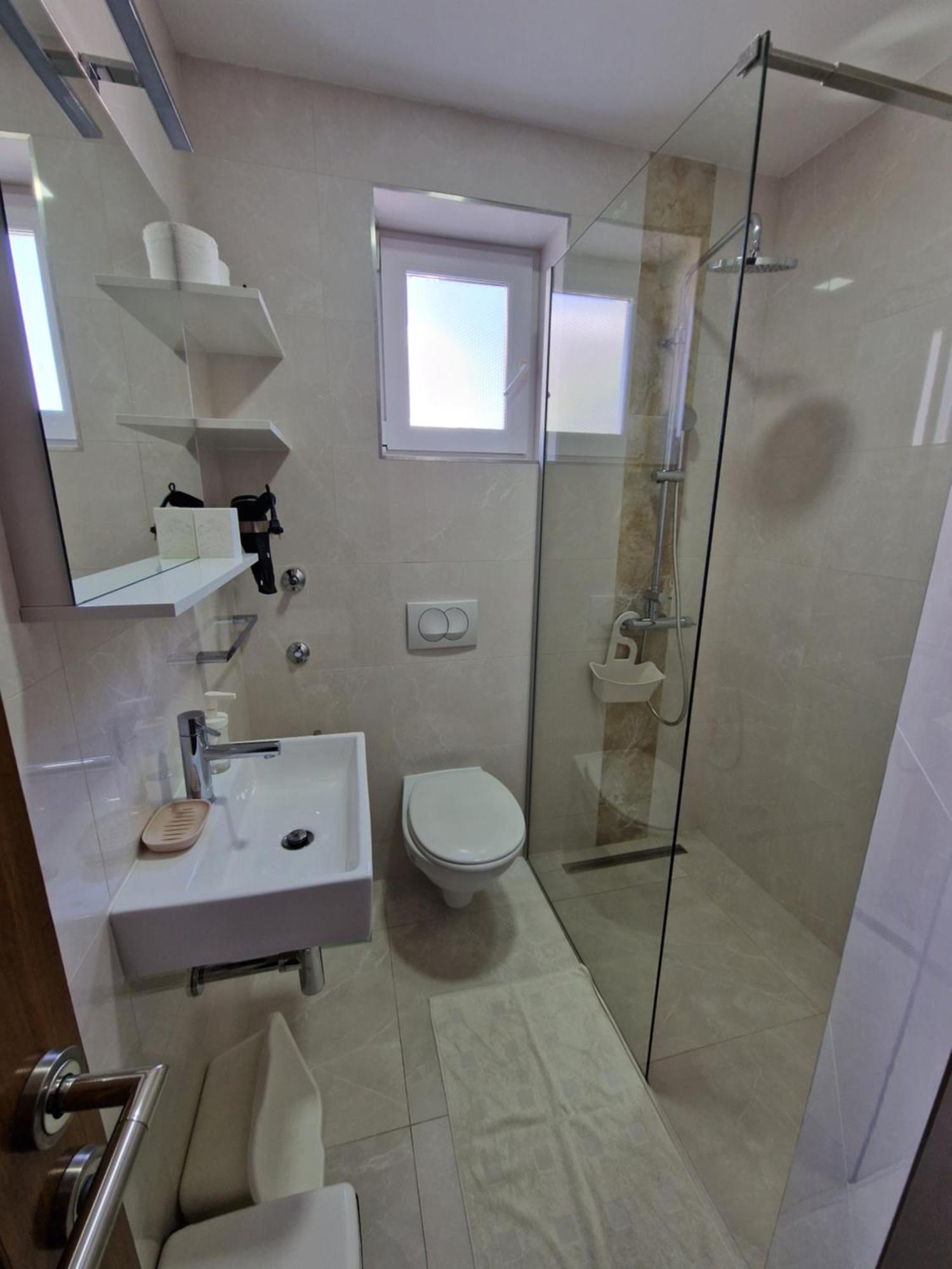 Apartments Saric Baška Voda Εξωτερικό φωτογραφία