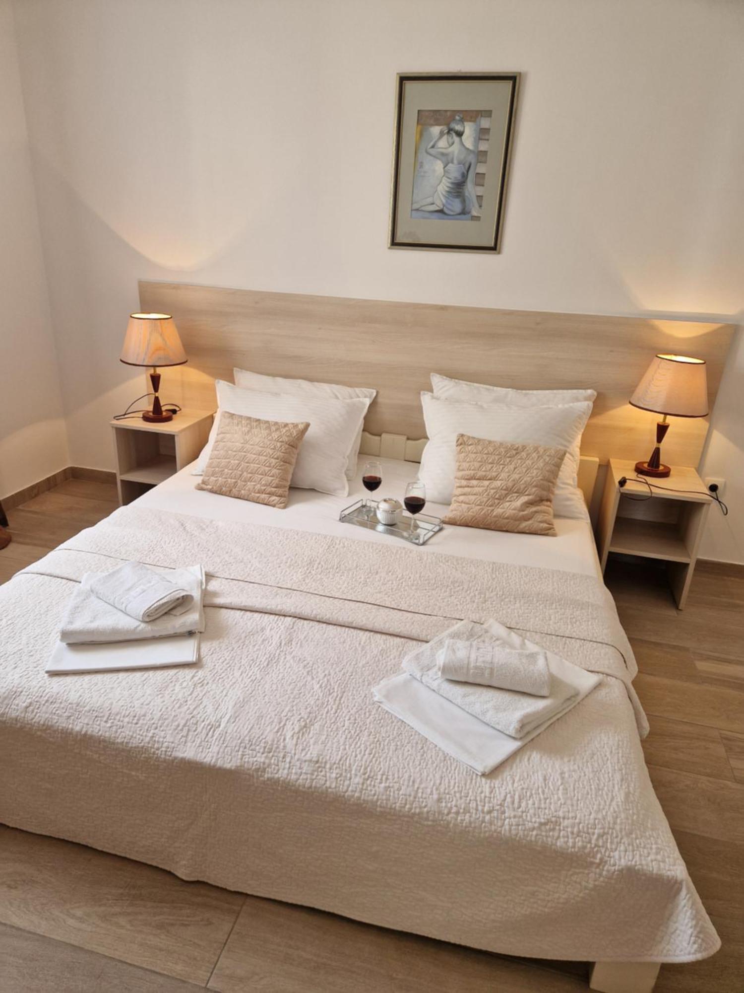 Apartments Saric Baška Voda Εξωτερικό φωτογραφία