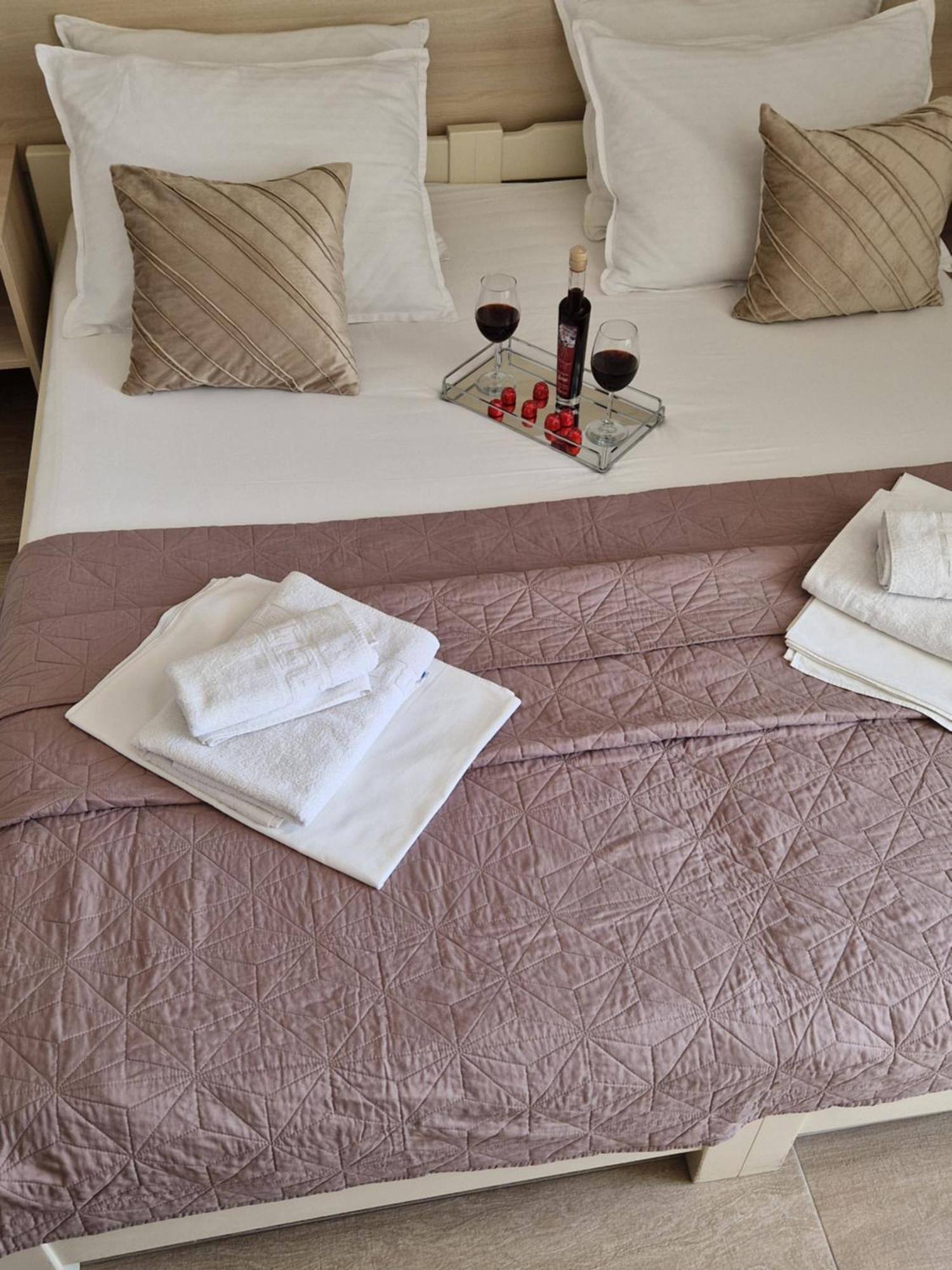 Apartments Saric Baška Voda Εξωτερικό φωτογραφία