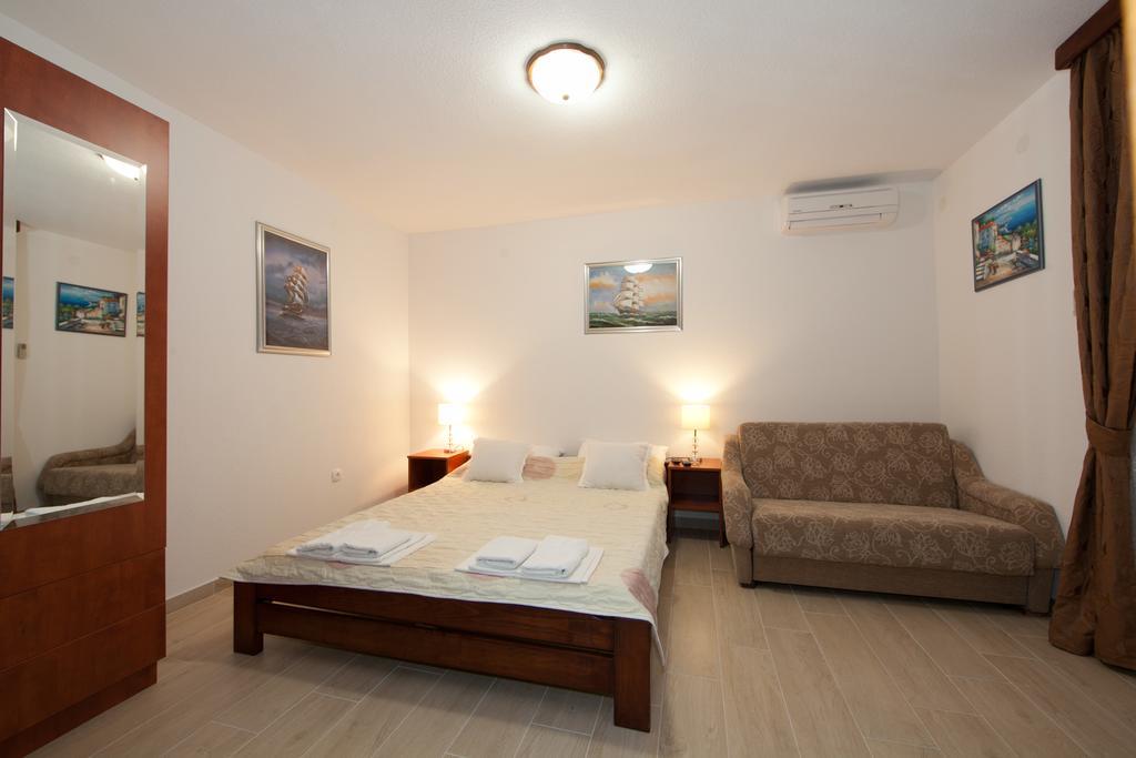 Apartments Saric Baška Voda Εξωτερικό φωτογραφία